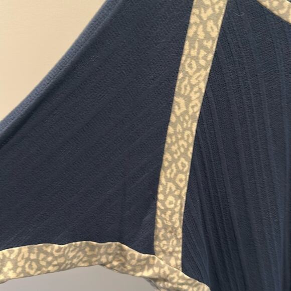 Ces Femme Medium Navy Blue Animal Print Open Knit Dolman Sweater Top - Picture 5 of 11